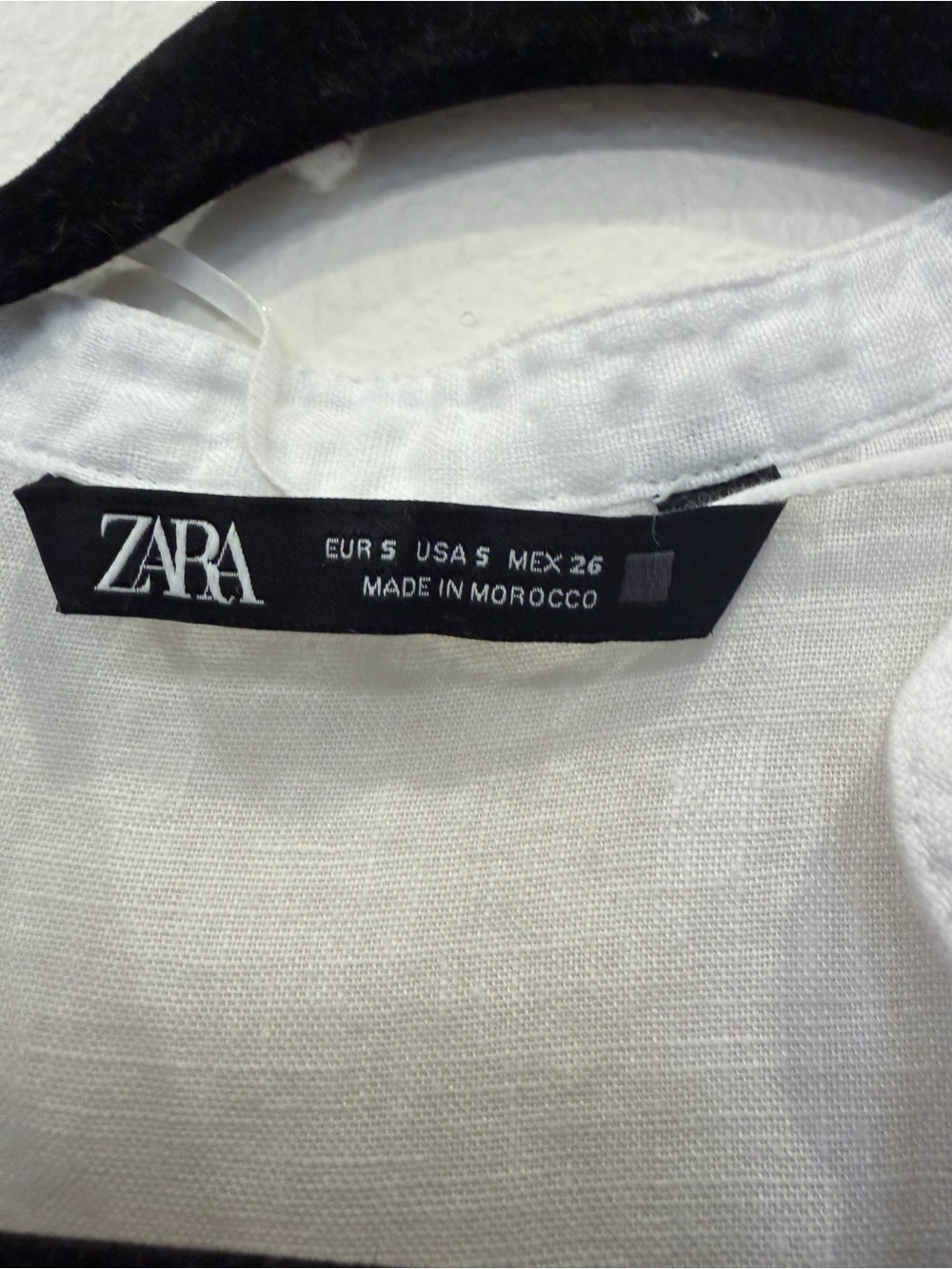 Zara Men's White Linen-Blend V-Neck Button Shirt - Picture 2 of 4